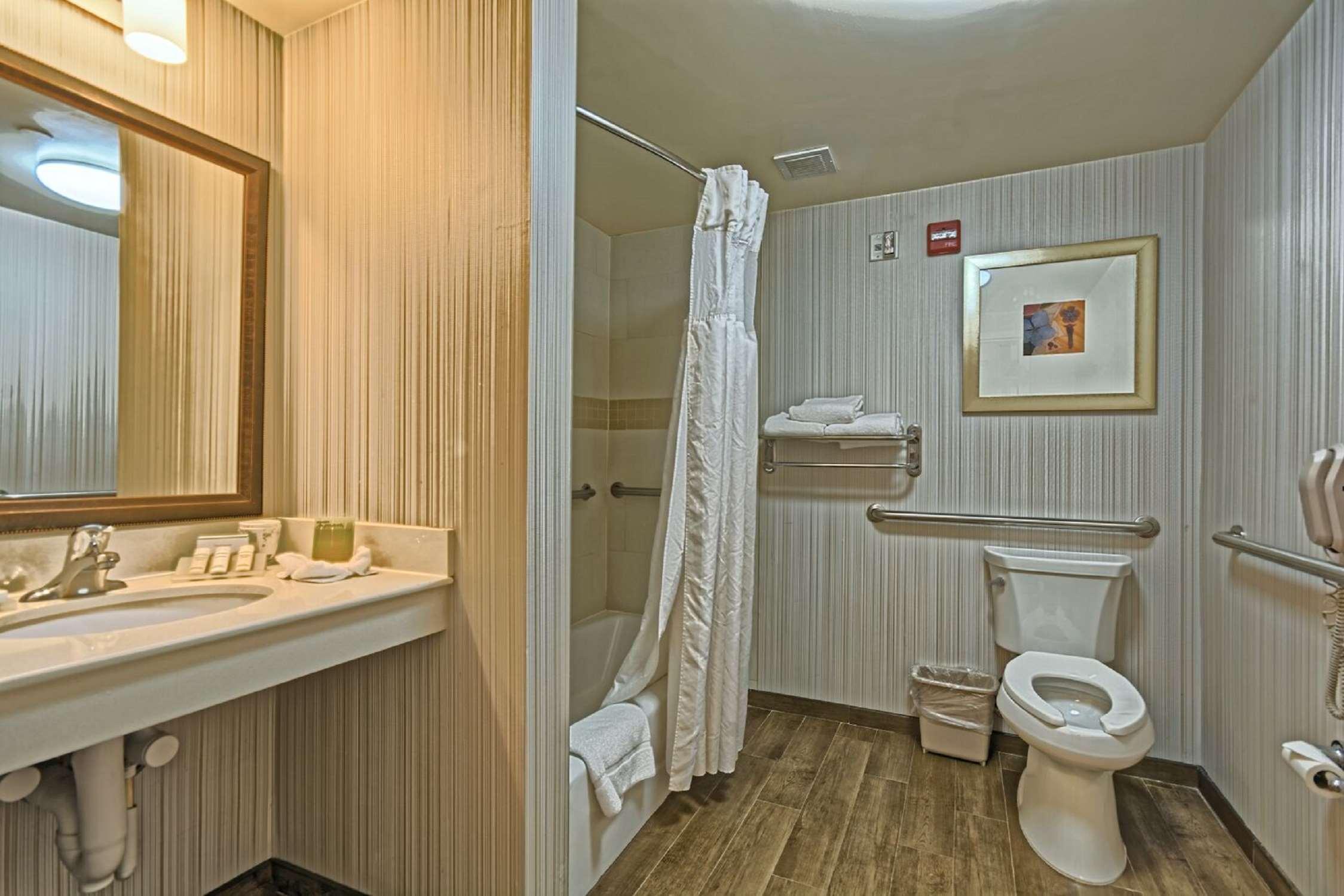 Hilton Garden Inn By Hilton Mount Laurel Εξωτερικό φωτογραφία